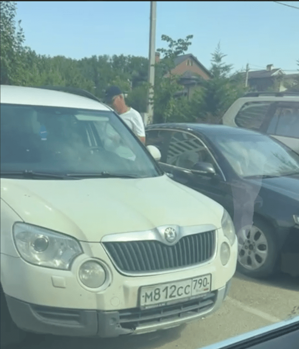 L'auto con il numero М812СС 790RUS Skoda Yeti è registrata