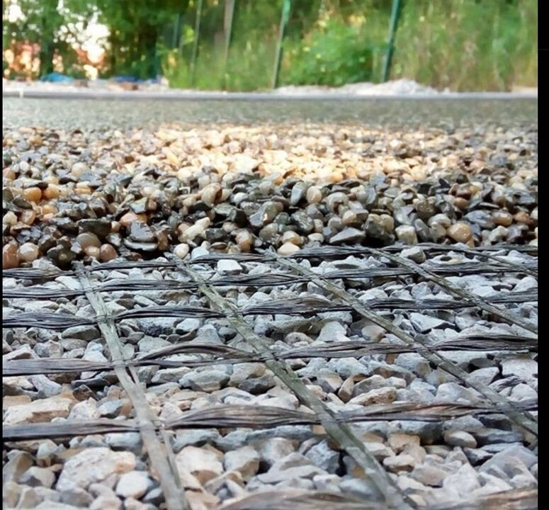Rete per rinforzare il tappeto di pietra